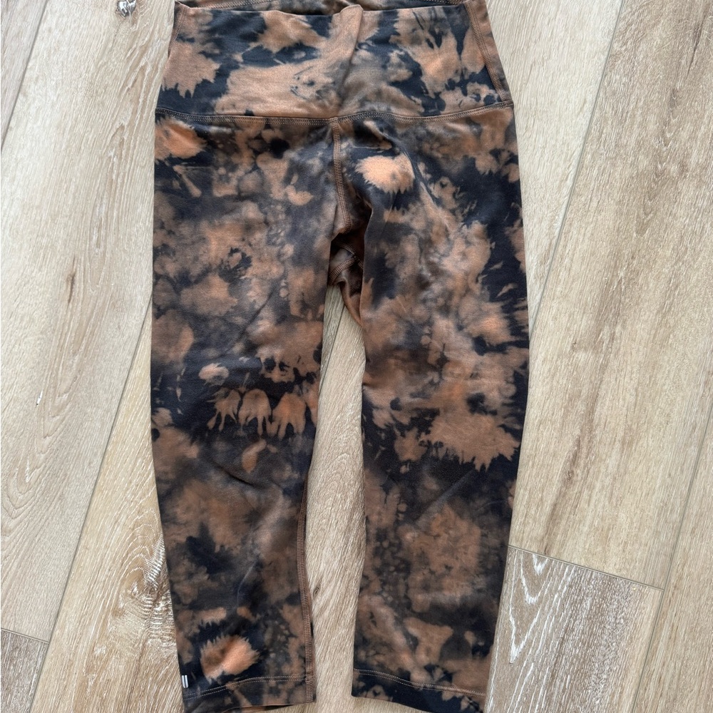 NOBULL Black and Brown Tie-Dye Crop Leggings